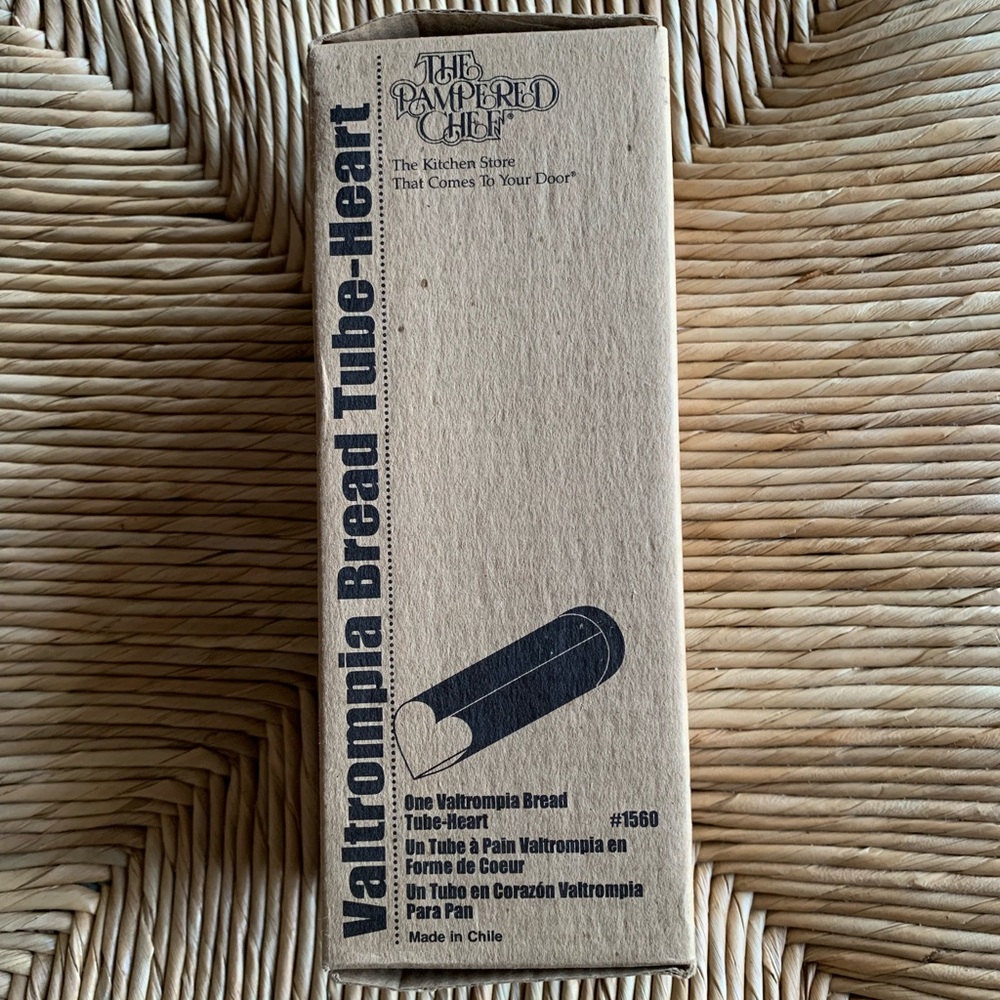 Pampered Chef Valtrompia Bread Tube - Heart